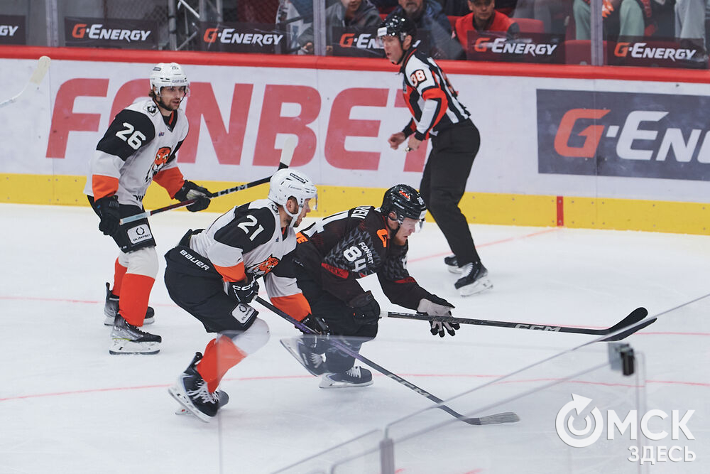 "Авангард" на своём льду победил "Амур". Фото: Илья Петров