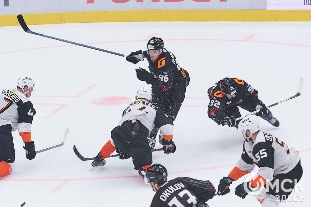 "Авангард" на своём льду победил "Амур". Фото: Илья Петров