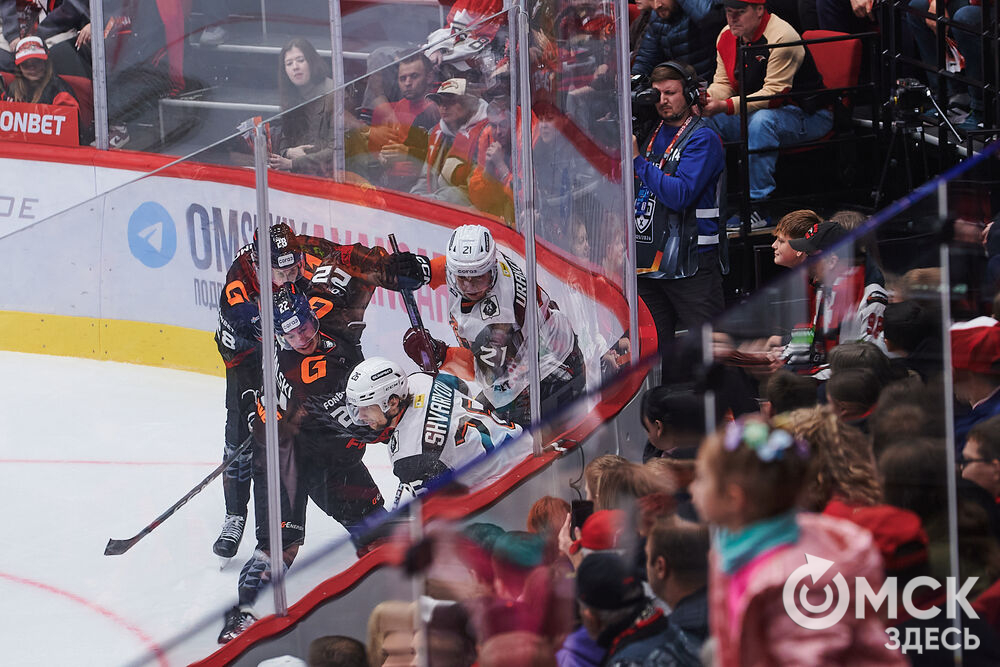 "Авангард" на своём льду победил "Амур". Фото: Илья Петров