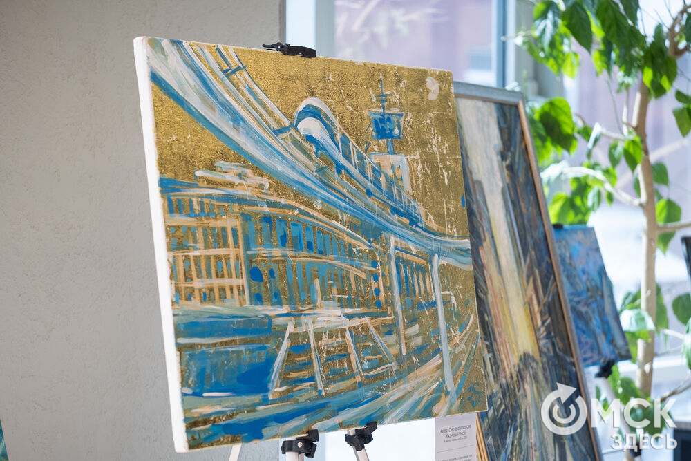 В День программиста, 13 сентября, в Омске открылась выставка художественных работ на тему квантового города. Подробности: здесь . Фото: Елизавета Медведева