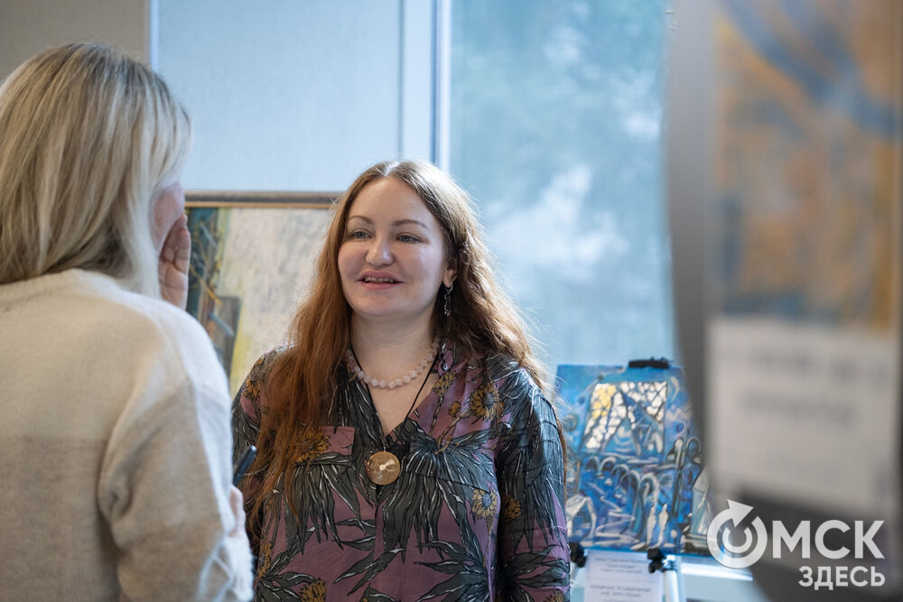 В День программиста, 13 сентября, в Омске открылась выставка художественных работ на тему квантового города. Подробности: здесь . Фото: Елизавета Медведева