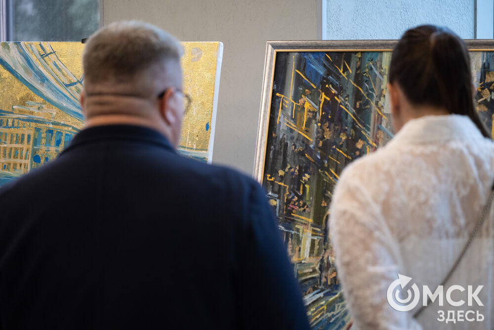 В День программиста, 13 сентября, в Омске открылась выставка художественных работ на тему квантового города. Подробности: здесь . Фото: Елизавета Медведева