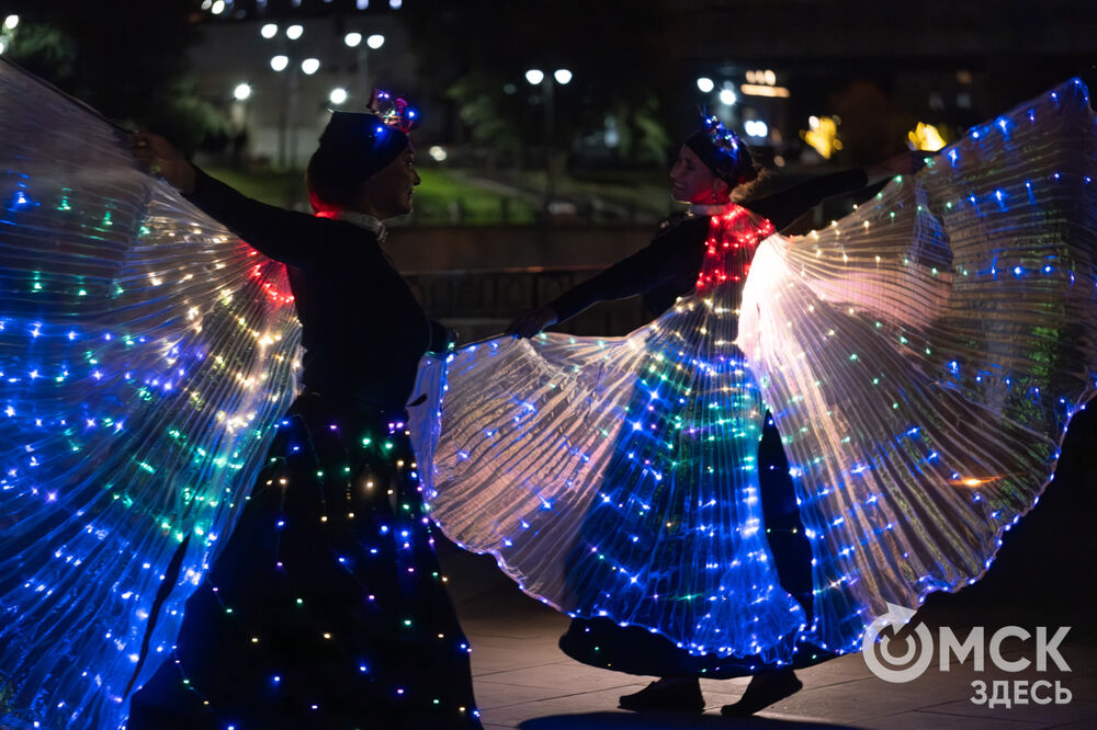 Театр огня показал шоу и поделился нюнсами мастерства. Подробности: здесь . Фото: Елизавета Медведева