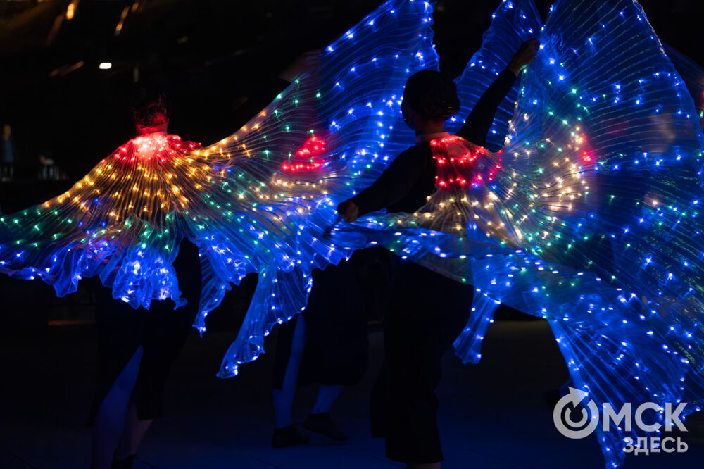 Театр огня показал шоу и поделился нюнсами мастерства. Подробности: здесь . Фото: Елизавета Медведева