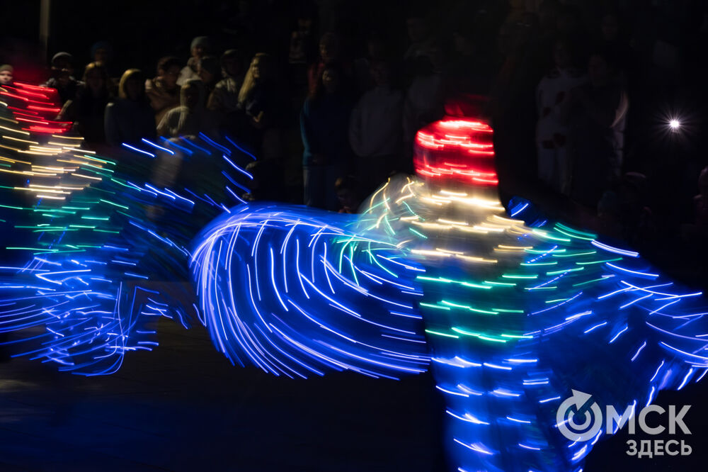 Театр огня показал шоу и поделился нюнсами мастерства. Подробности: здесь . Фото: Елизавета Медведева