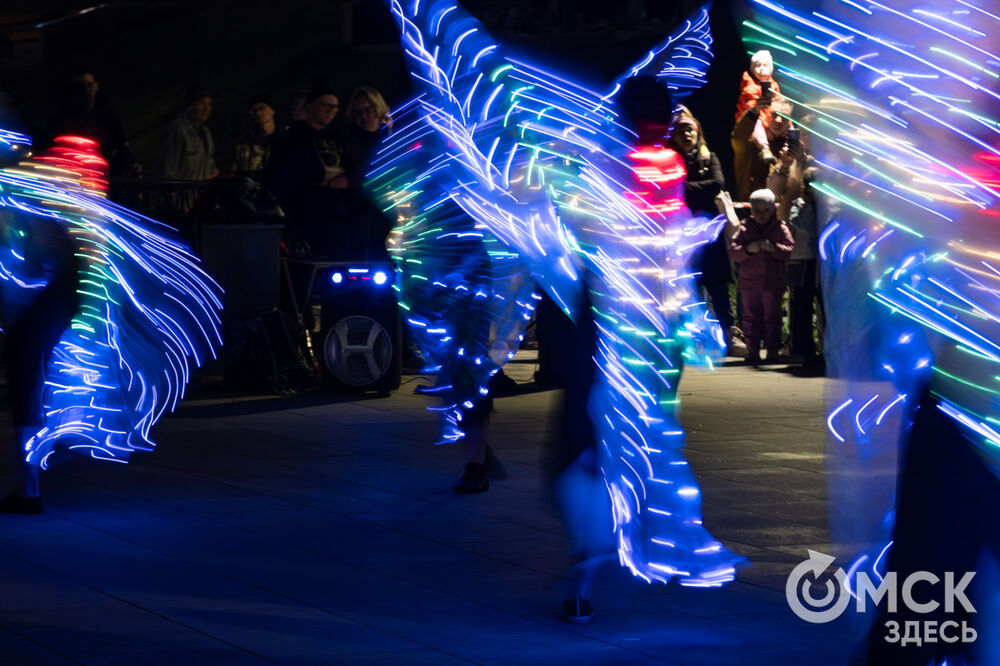 Театр огня показал шоу и поделился нюнсами мастерства. Подробности: здесь . Фото: Елизавета Медведева