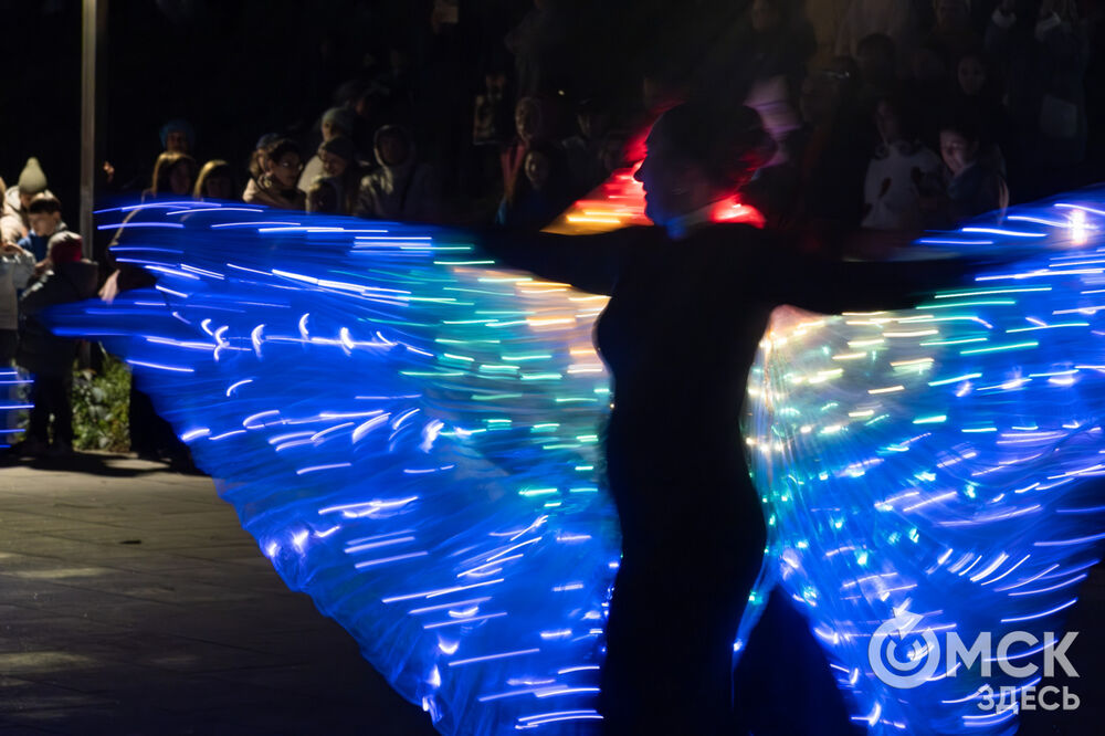 Театр огня показал шоу и поделился нюнсами мастерства. Подробности: здесь . Фото: Елизавета Медведева