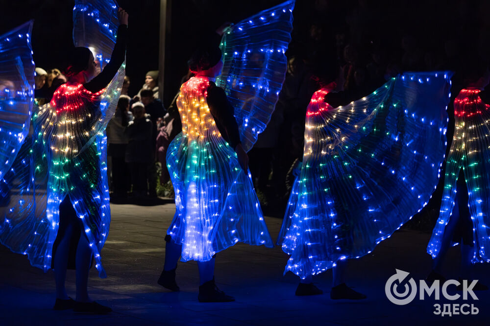Театр огня показал шоу и поделился нюнсами мастерства. Подробности: здесь . Фото: Елизавета Медведева