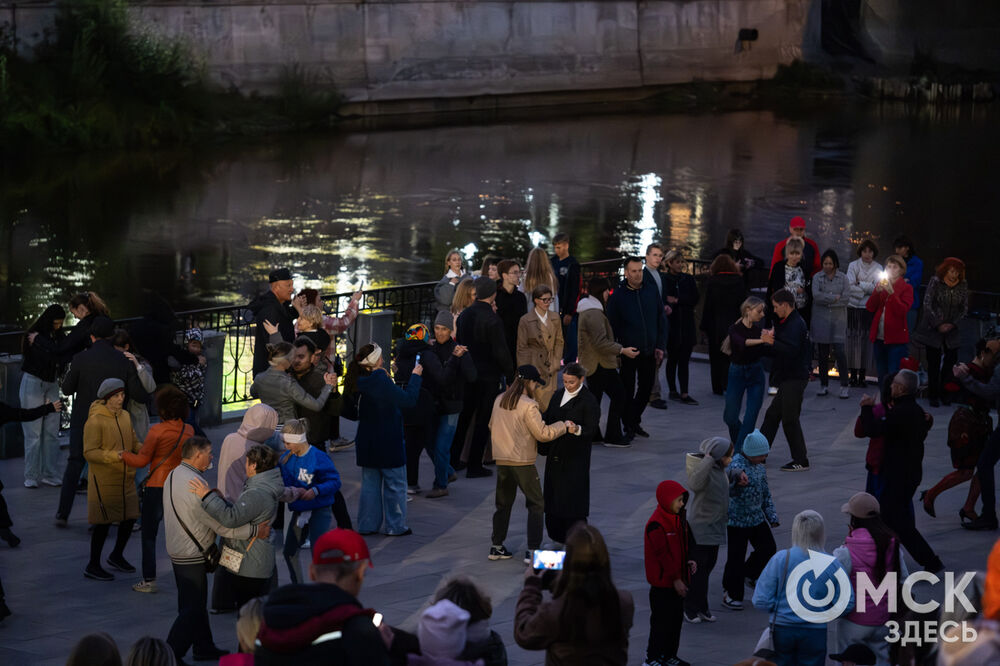 Театр огня показал шоу и поделился нюнсами мастерства. Подробности: здесь . Фото: Елизавета Медведева
