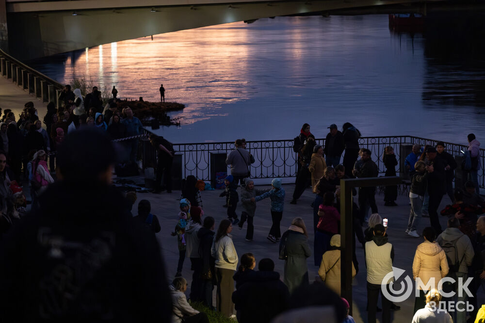Театр огня показал шоу и поделился нюнсами мастерства. Подробности: здесь . Фото: Елизавета Медведева