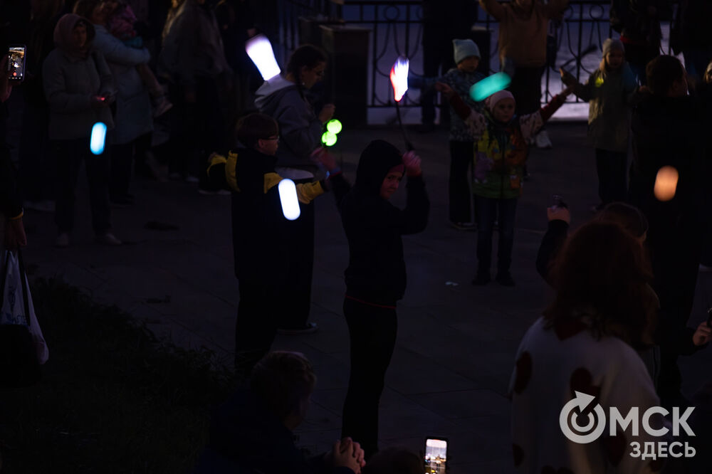 Театр огня показал шоу и поделился нюнсами мастерства. Подробности: здесь . Фото: Елизавета Медведева