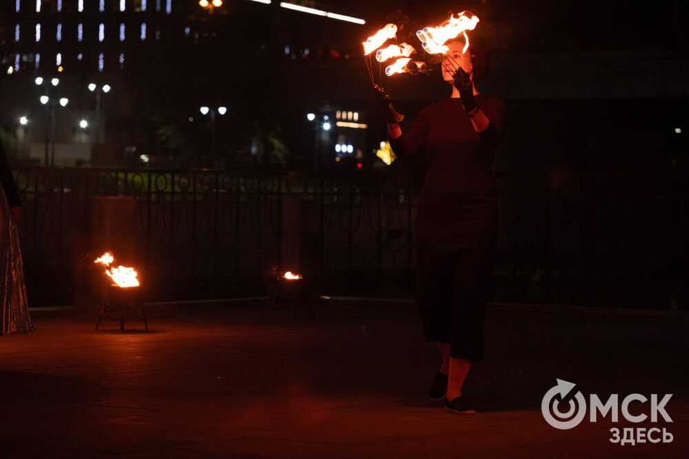 Театр огня показал шоу и поделился нюнсами мастерства. Подробности: здесь . Фото: Елизавета Медведева
