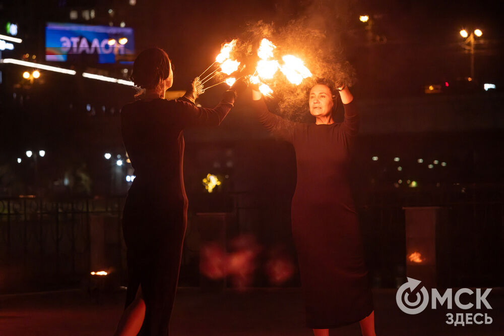 Театр огня показал шоу и поделился нюнсами мастерства. Подробности: здесь . Фото: Елизавета Медведева