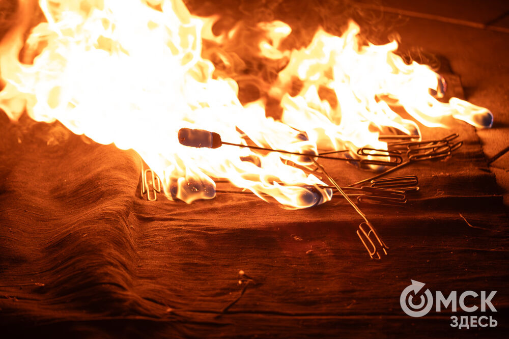 Театр огня показал шоу и поделился нюнсами мастерства. Подробности: здесь . Фото: Елизавета Медведева