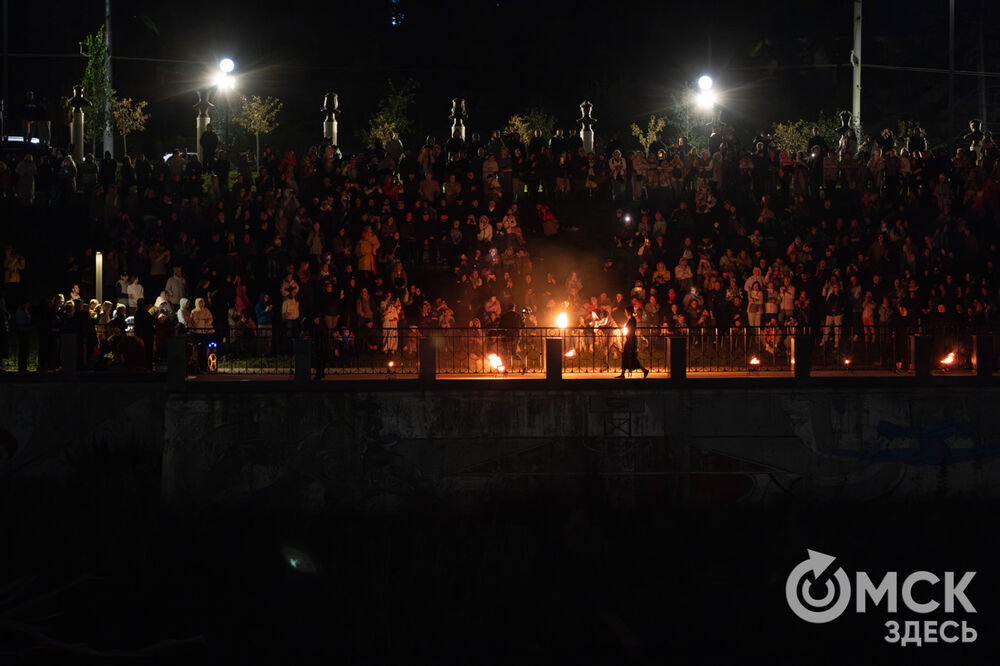 Театр огня показал шоу и поделился нюнсами мастерства. Подробности: здесь . Фото: Елизавета Медведева