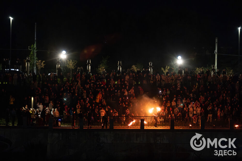 Театр огня показал шоу и поделился нюнсами мастерства. Подробности: здесь . Фото: Елизавета Медведева