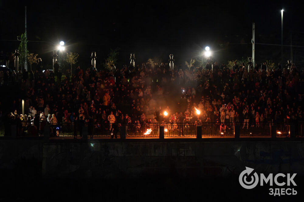Театр огня показал шоу и поделился нюнсами мастерства. Подробности: здесь . Фото: Елизавета Медведева