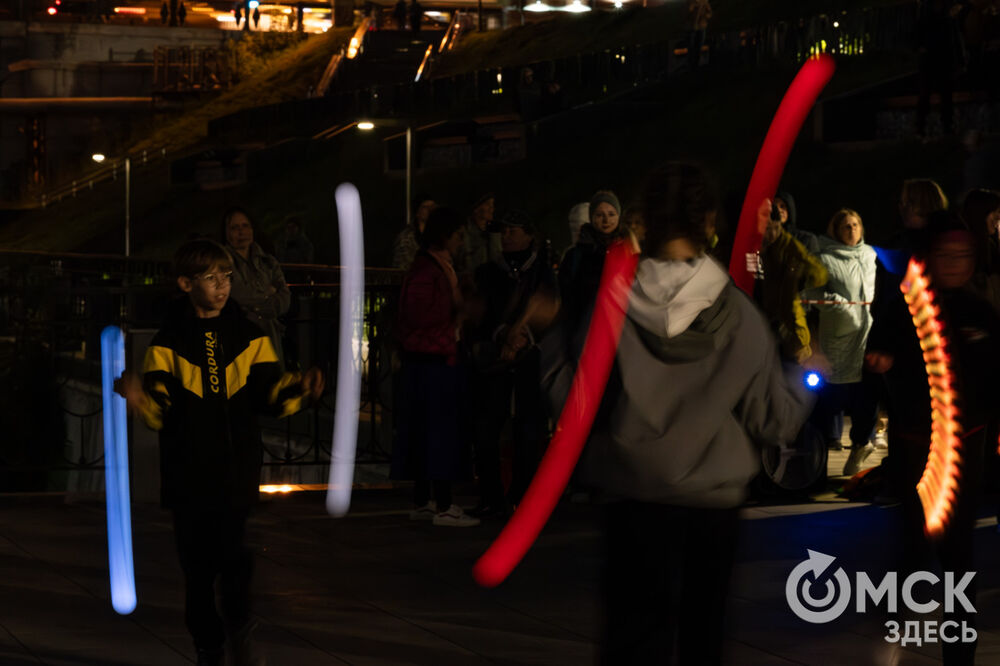 Театр огня показал шоу и поделился нюнсами мастерства. Подробности: здесь . Фото: Елизавета Медведева