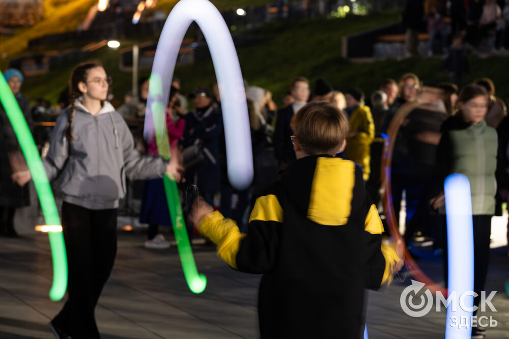 Театр огня показал шоу и поделился нюнсами мастерства. Подробности: здесь . Фото: Елизавета Медведева