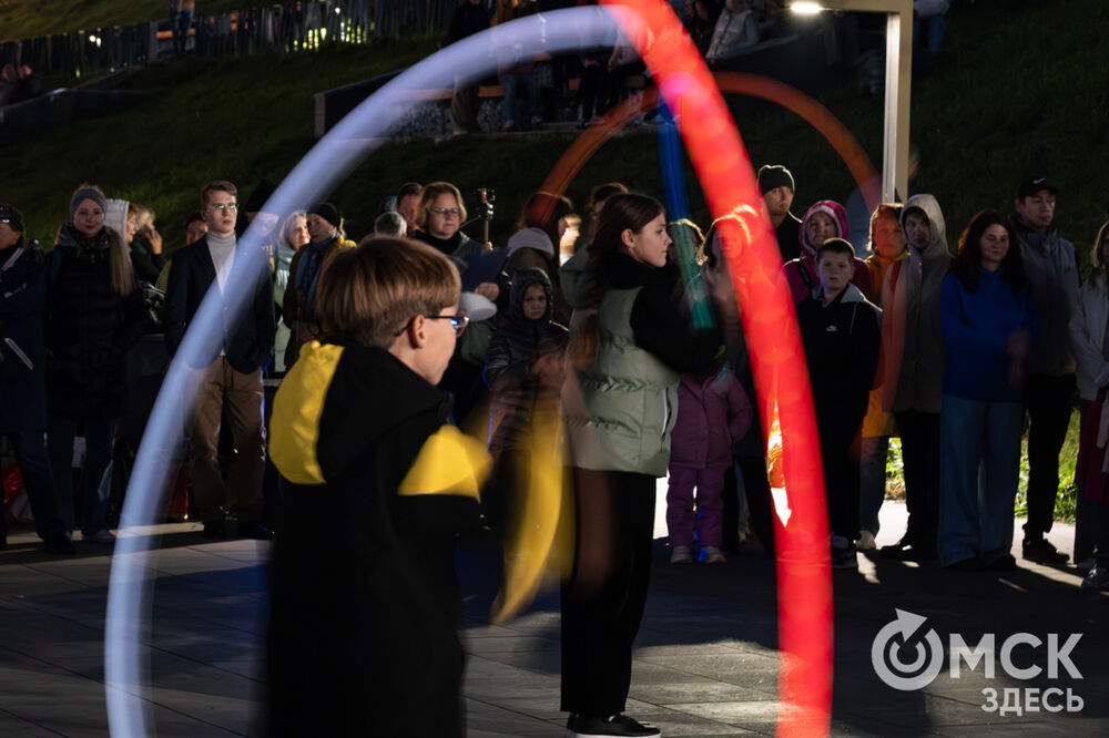 Театр огня показал шоу и поделился нюнсами мастерства. Подробности: здесь . Фото: Елизавета Медведева