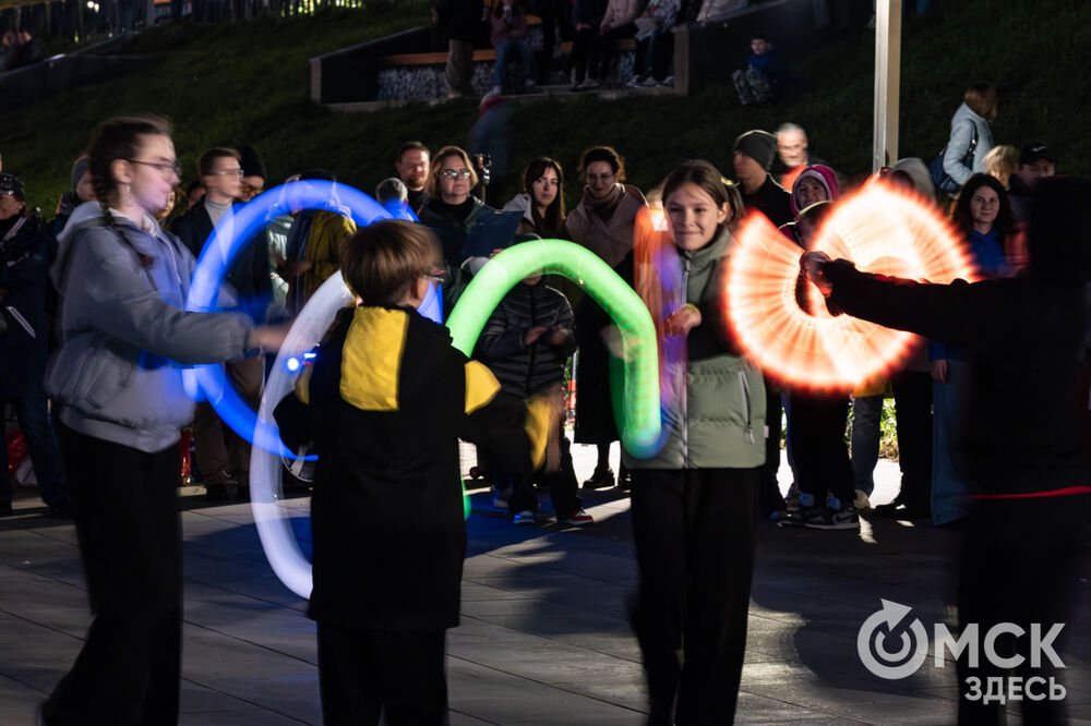 Театр огня показал шоу и поделился нюнсами мастерства. Подробности: здесь . Фото: Елизавета Медведева