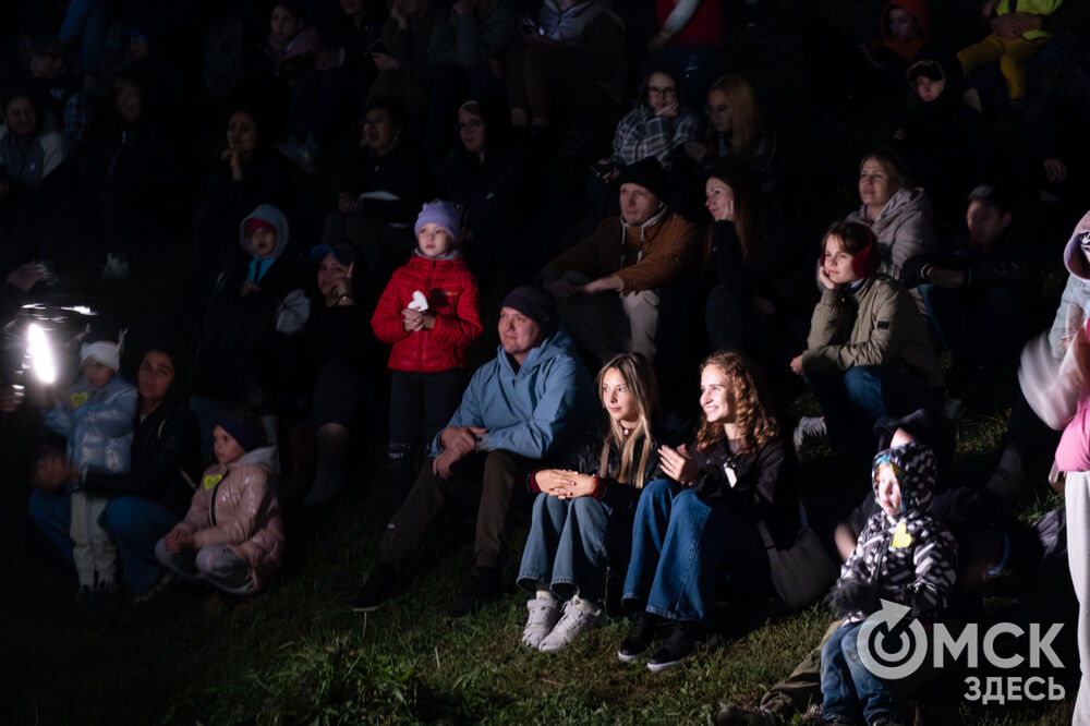 Театр огня показал шоу и поделился нюнсами мастерства. Подробности: здесь . Фото: Елизавета Медведева