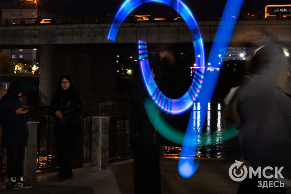 Театр огня показал шоу и поделился нюнсами мастерства. Подробности: здесь . Фото: Елизавета Медведева