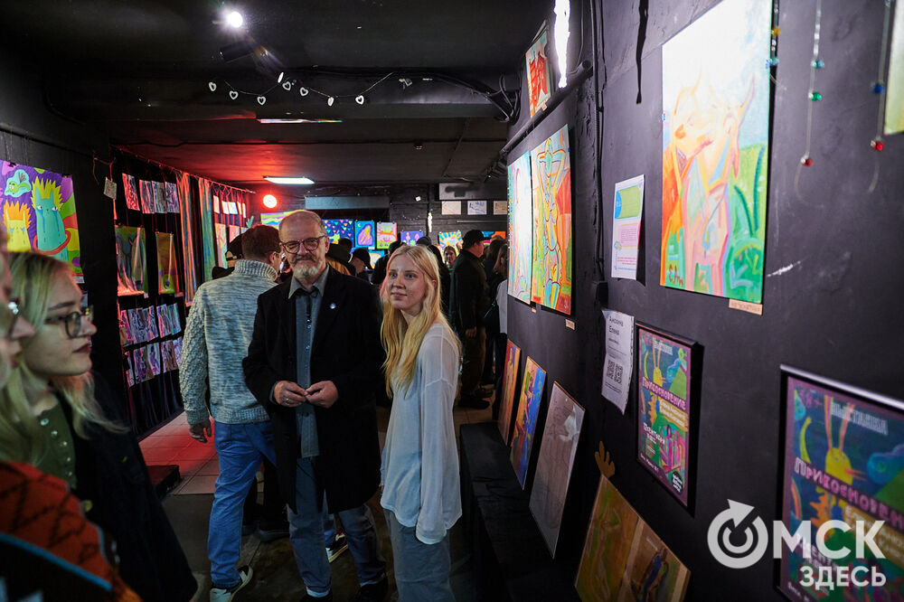 Новая выставка (18+) андеграундной галереи "Левая нога". Подробности: здесь . Фото: Илья Петров