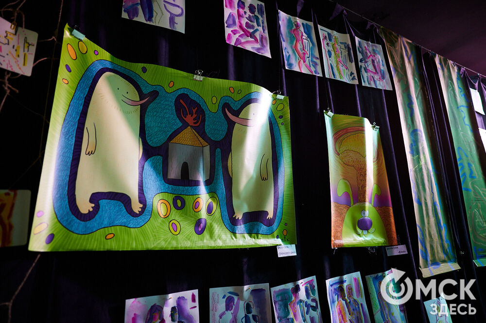 Новая выставка (18+) андеграундной галереи "Левая нога". Подробности: здесь . Фото: Илья Петров