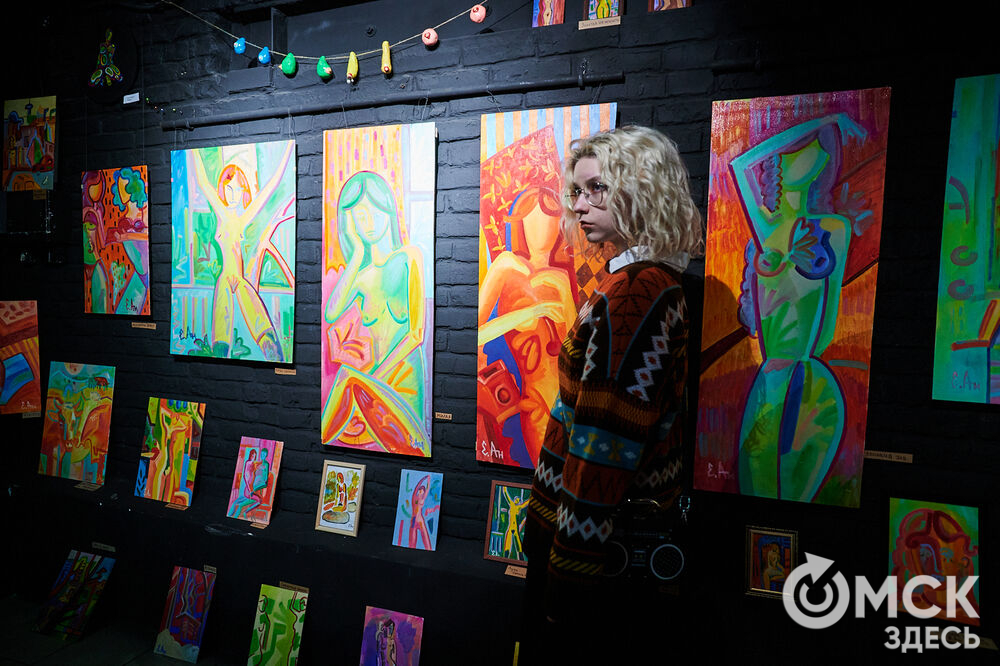 Новая выставка (18+) андеграундной галереи "Левая нога". Подробности: здесь . Фото: Илья Петров