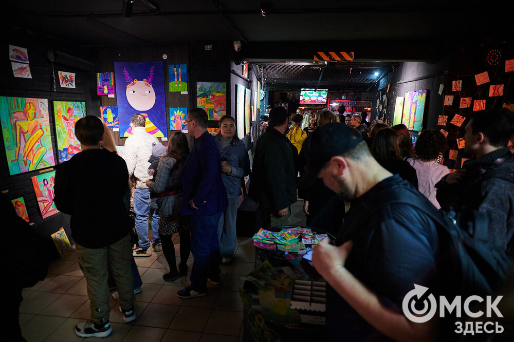 Новая выставка (18+) андеграундной галереи "Левая нога". Подробности: здесь . Фото: Илья Петров