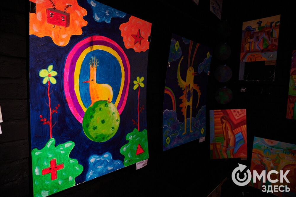 Новая выставка (18+) андеграундной галереи "Левая нога". Подробности: здесь . Фото: Илья Петров