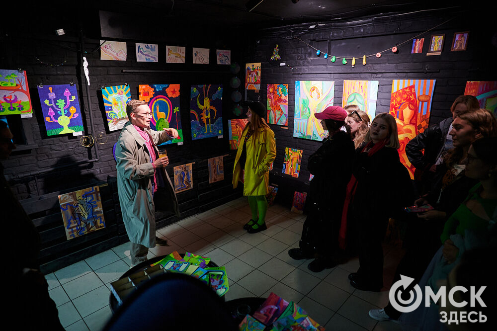 Новая выставка (18+) андеграундной галереи "Левая нога". Подробности: здесь . Фото: Илья Петров