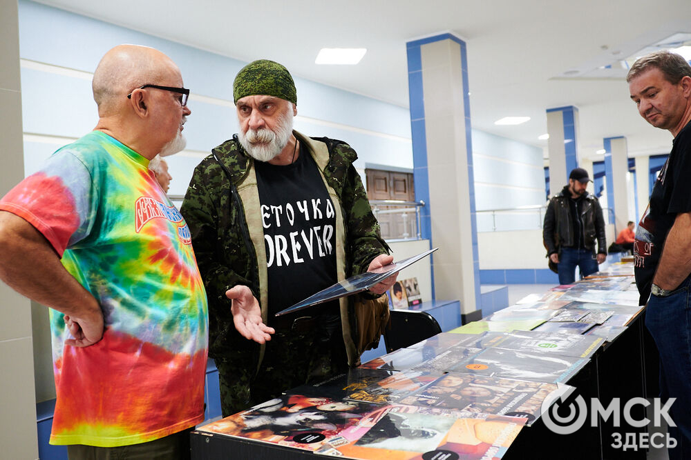 Саксофонист Сергей Летов впервые представил в Омске электро-джазовые интерпретации песен своего младшего брата Егора Летов. Фото: Илья Петров