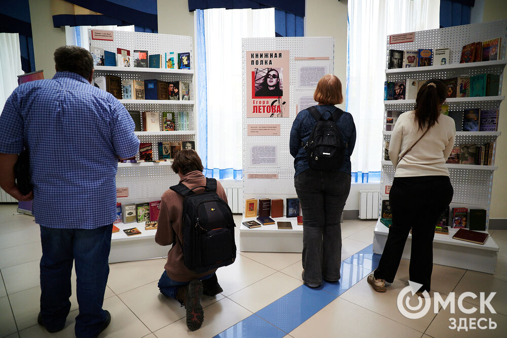 Саксофонист Сергей Летов впервые представил в Омске электро-джазовые интерпретации песен своего младшего брата Егора Летов. Фото: Илья Петров