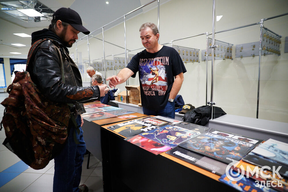 Саксофонист Сергей Летов впервые представил в Омске электро-джазовые интерпретации песен своего младшего брата Егора Летов. Фото: Илья Петров