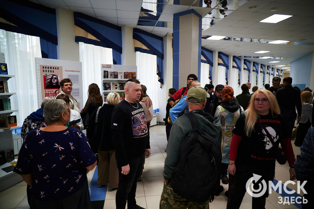 Саксофонист Сергей Летов впервые представил в Омске электро-джазовые интерпретации песен своего младшего брата Егора Летов. Фото: Илья Петров