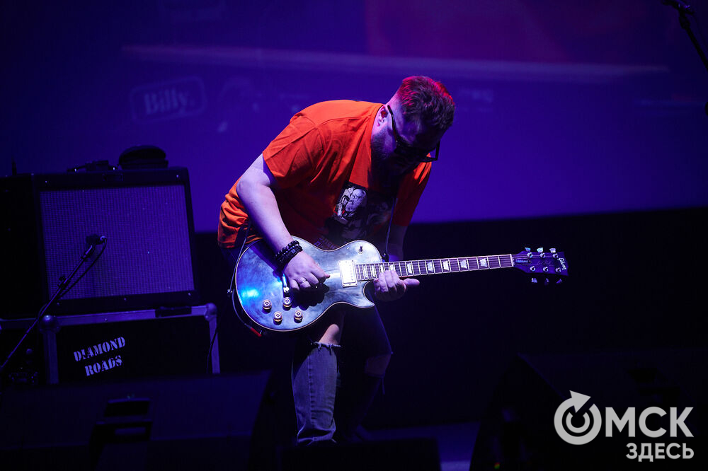 Саксофонист Сергей Летов впервые представил в Омске электро-джазовые интерпретации песен своего младшего брата Егора Летов. Фото: Илья Петров