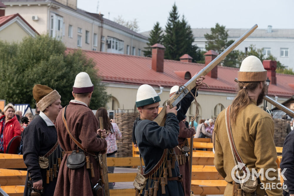В Омской крепости прошёл фестиваль, посвящённый новому урожаю и историческим блюдам. Фото: Елизавета Медведева