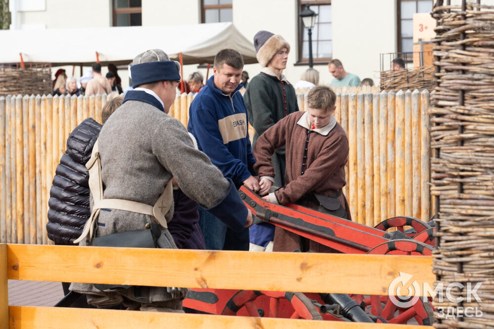 В Омской крепости прошёл фестиваль, посвящённый новому урожаю и историческим блюдам. Фото: Елизавета Медведева