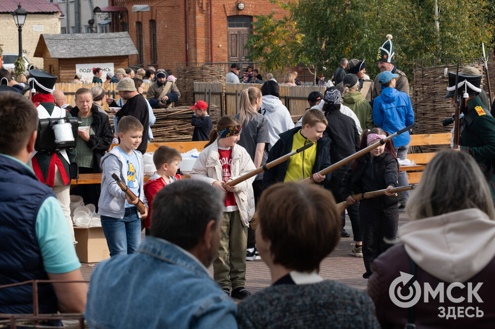 В Омской крепости прошёл фестиваль, посвящённый новому урожаю и историческим блюдам. Фото: Елизавета Медведева