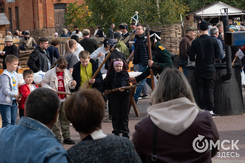 В Омской крепости прошёл фестиваль, посвящённый новому урожаю и историческим блюдам. Фото: Елизавета Медведева