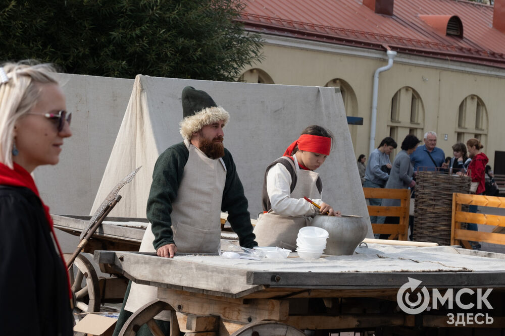 В Омской крепости прошёл фестиваль, посвящённый новому урожаю и историческим блюдам. Фото: Елизавета Медведева