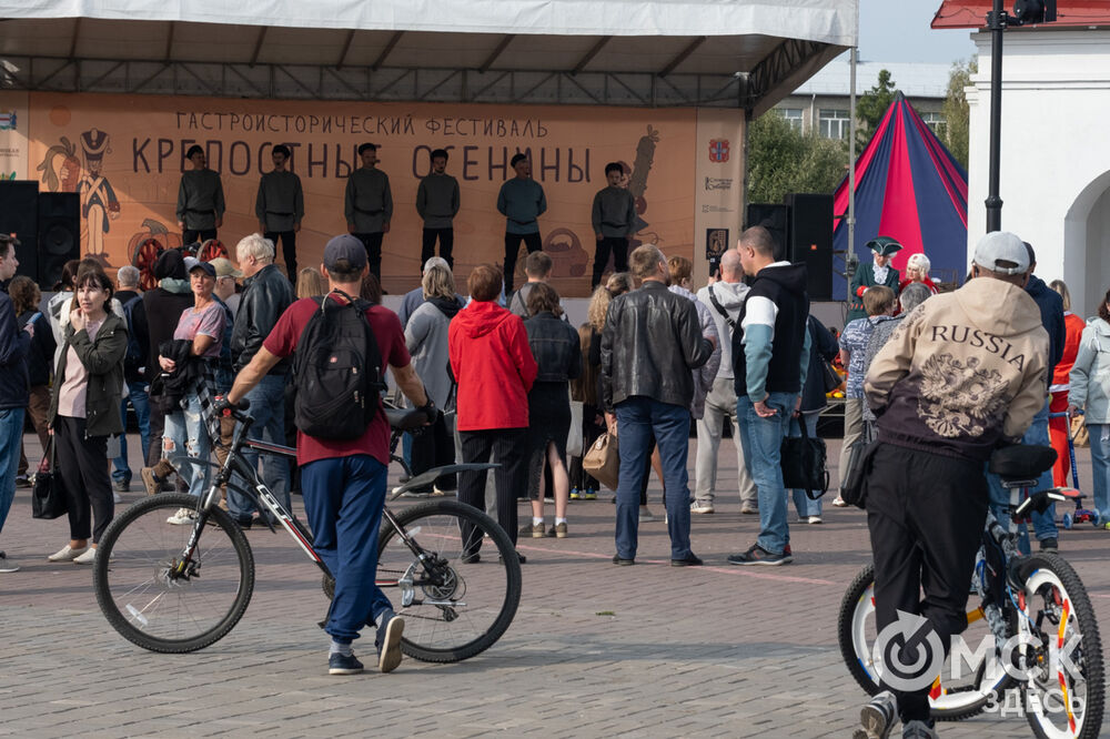 В Омской крепости прошёл фестиваль, посвящённый новому урожаю и историческим блюдам. Фото: Елизавета Медведева