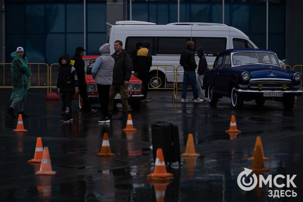 27 сентября в Омске прошёл конкурс "Лучший многодетный водитель такси Омска - 2025". Для участников и зрителей выступили группа Rasa и певица Ольга Серябкина. Фото: Елизавета Медведева