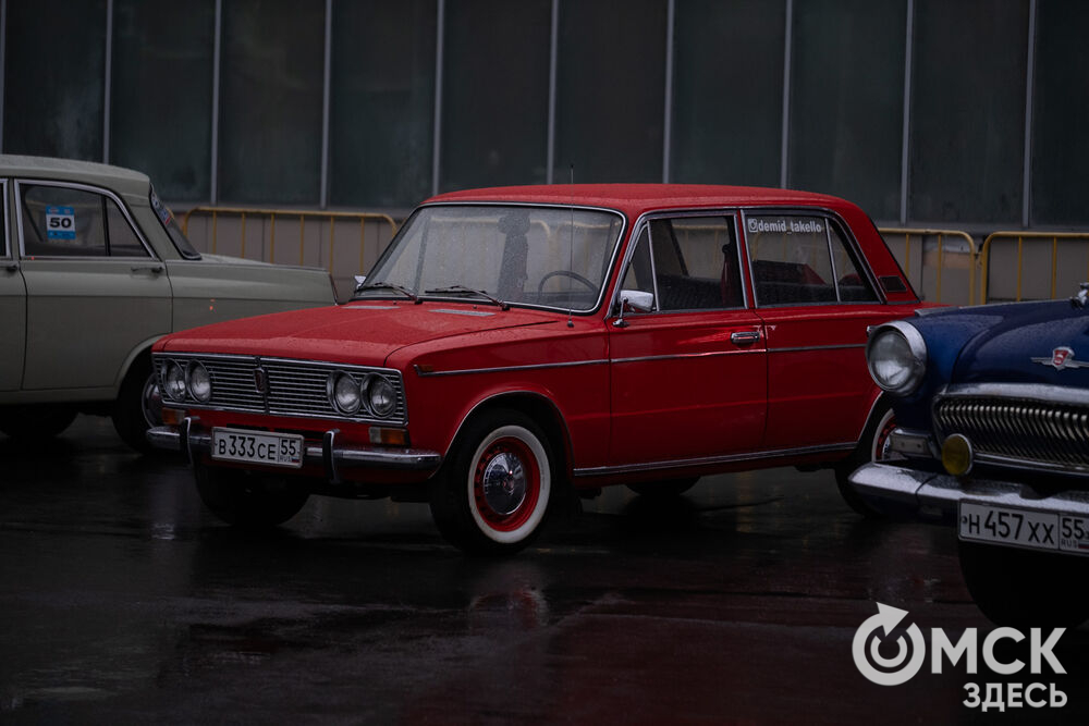 27 сентября в Омске прошёл конкурс "Лучший многодетный водитель такси Омска - 2025". Для участников и зрителей выступили группа Rasa и певица Ольга Серябкина. Фото: Елизавета Медведева