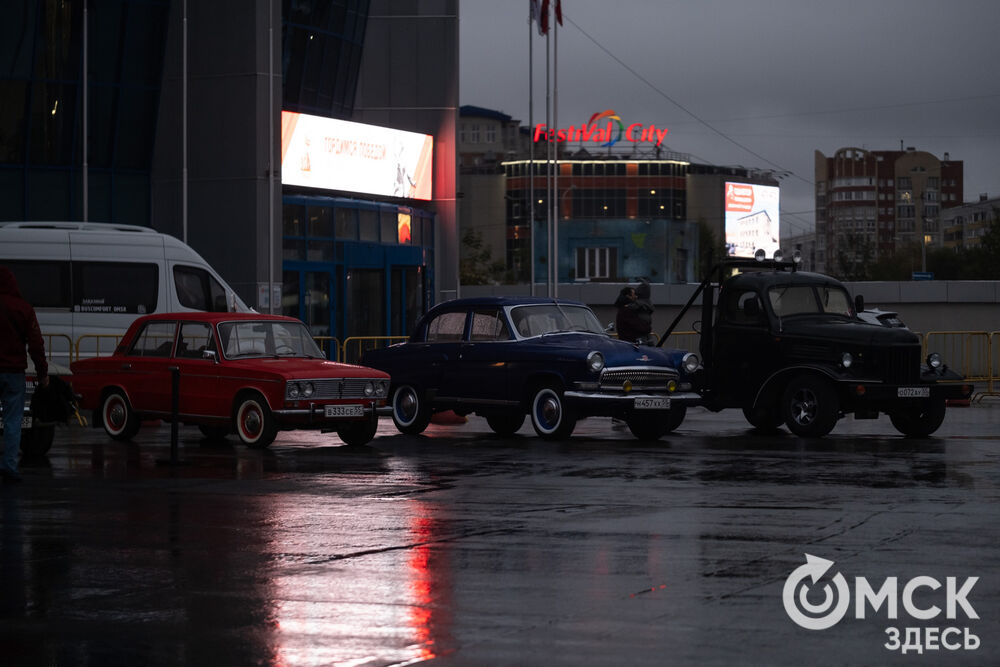 27 сентября в Омске прошёл конкурс "Лучший многодетный водитель такси Омска - 2025". Для участников и зрителей выступили группа Rasa и певица Ольга Серябкина. Фото: Елизавета Медведева