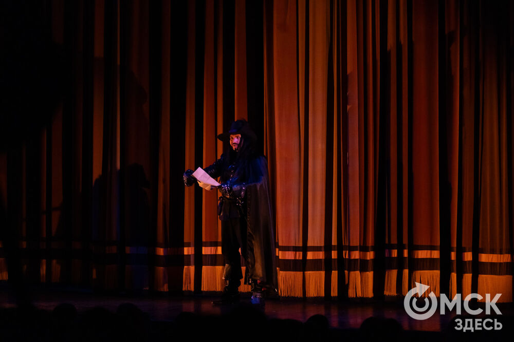 История о юном гасконце Д&rsquo;Артаньяне и трёх мушкетёрах открыла 36-й театральный сезон "Галёрки". Фото: Елизавета Медведева