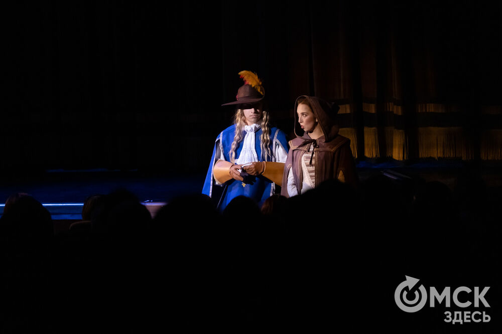 История о юном гасконце Д&rsquo;Артаньяне и трёх мушкетёрах открыла 36-й театральный сезон "Галёрки". Фото: Елизавета Медведева