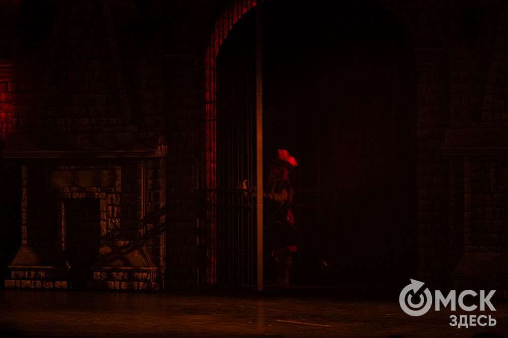 История о юном гасконце Д&rsquo;Артаньяне и трёх мушкетёрах открыла 36-й театральный сезон "Галёрки". Фото: Елизавета Медведева